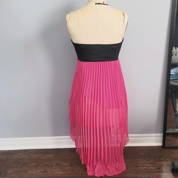 High-Low Chiffon Pleated Dress - Picture 2 of 8
